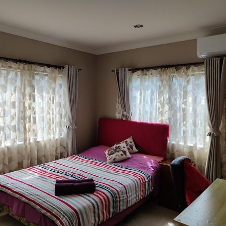 Monique'S Rose Room Prvt Bthrm Ac Tv โอ๊คแลนด์ ห้อง รูปภาพ